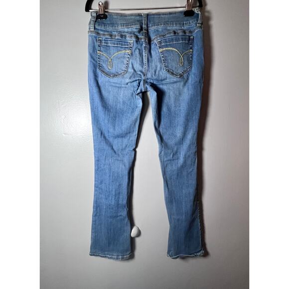 ✨Refuge size 14 women's Slim Bootcut Distressed Jeans Light Wash  Stretch Denim - Picture 2 of 9
